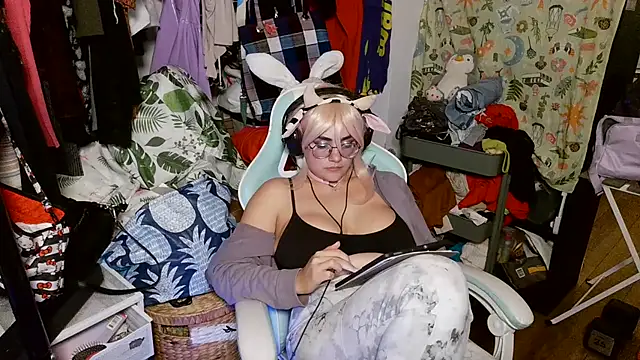 mochi rainbow online show from 01-14-25, 04:57