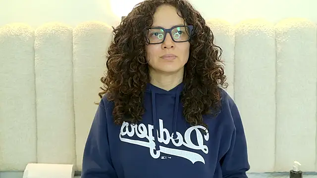 Juliabadlee online show from 03-26-26, 11:21