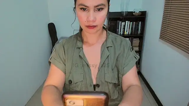 Snapshot of gigi_stephans chatting on 05-30-26, 11:46 gigi stephans online show from 05-30-26, 11:46