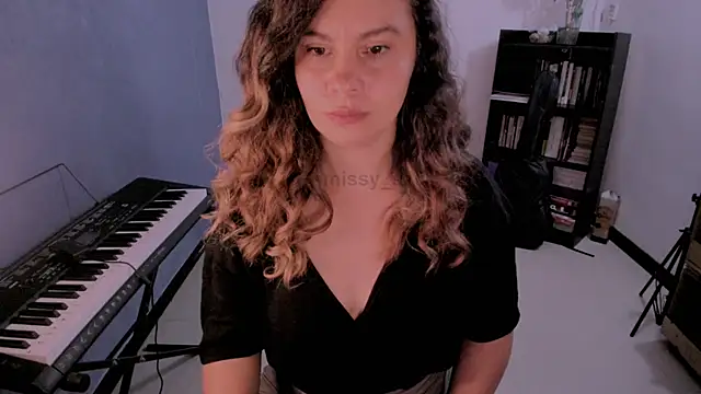 gigi stephans online show from 07-25-26, 01:47