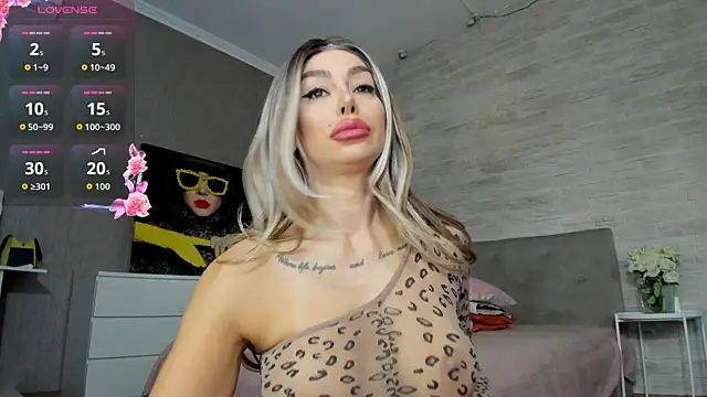 Snapshot of Alessa_Burns chatting on 09-15-25, 06:35 Alessa Burns online show from 09-15-25, 06:35