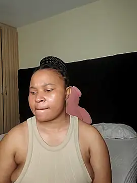 R-thequeen online show from 04-24-26, 11:01