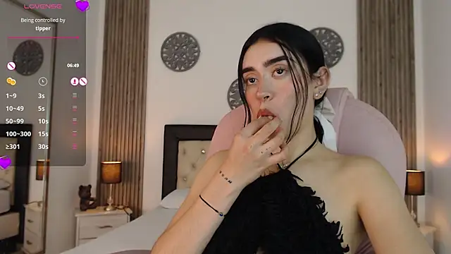 Snapshot of Julieta_De_Los_Angeles chatting on 01-07-25, 11:24 Julieta De Los Angeles online show from 01-07-25, 11:24