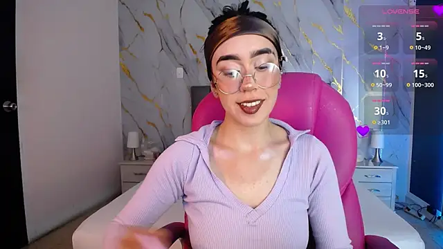 Snapshot of Julieta_De_Los_Angeles chatting on 01-28-25, 03:57 Julieta De Los Angeles online show from 01-28-25, 03:57