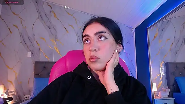 Snapshot of Julieta_De_Los_Angeles chatting on 02-05-25, 09:46 Julieta De Los Angeles online show from 02-05-25, 09:46