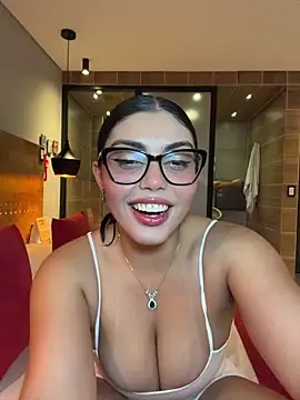 Snapshot of zui_lu chatting on 02-23-26, 01:36 zui lu online show from 02-23-26, 01:36