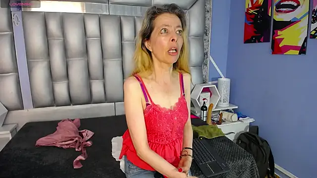 sophia ny online show from 09-16-25, 01:56