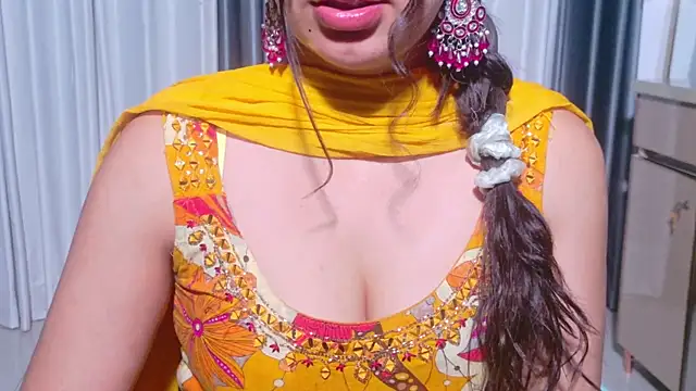 Snapshot of Aashika-Kaur chatting on 06-02-26, 04:58 Aashika-Kaur online show from 06-02-26, 04:58