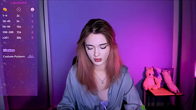 Snapshot of liana_kisses chatting on 10-17-25, 08:00 liana kisses online show from 10-17-25, 08:00