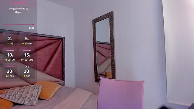 Snapshot of BarbaraKnox_ chatting on 11-12-25, 12:11 BarbaraKnox online show from 11-12-25, 12:11