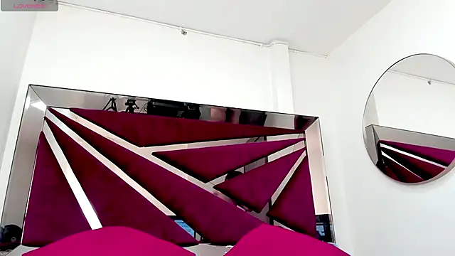 Snapshot of BarbaraKnox_ chatting on 06-11-26, 06:17 BarbaraKnox online show from 06-11-26, 06:17