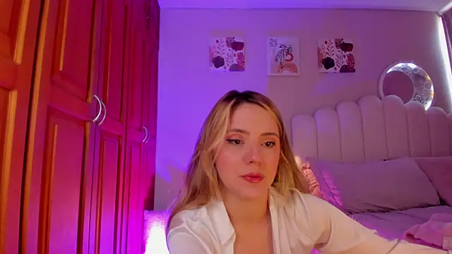 martinaaricci online show from 02-24-26, 02:04