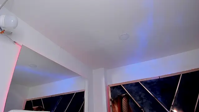 ChloeConnorr online show from 01-07-25, 10:08