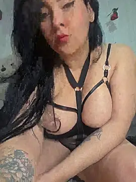 Snapshot of bigboobsrose1 chatting on 05-12-26, 10:23 bigboobsrose1 online show from 05-12-26, 10:23