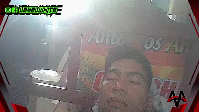 Snapshot of leyel00155 chatting on 10-19-25, 11:44 leyel00155 online show from 10-19-25, 11:44