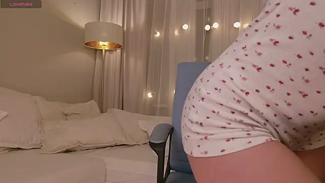 EmiliaDreams online show from 02-02-26, 05:44