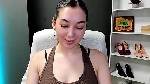 Snapshot of Meagn_Extasy chatting on 07-17-26, 06:42 Meagn Extasy online show from 07-17-26, 06:42