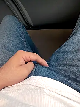 HornyBoy  2004 online show from 09-11-25, 06:46