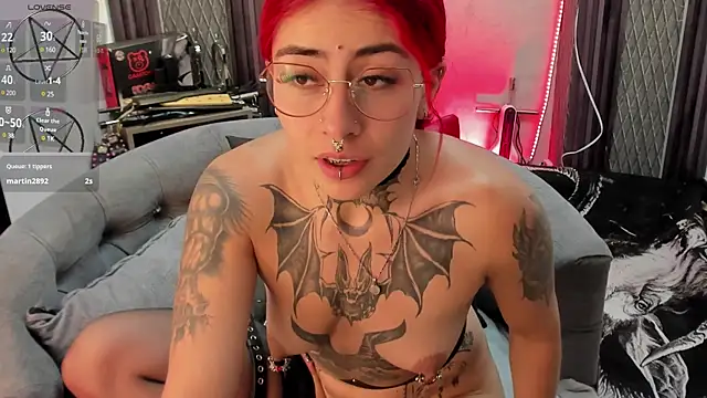 selene red  online show from 02-01-25, 03:52