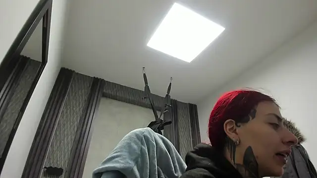 selene red  online show from 02-19-26, 12:39