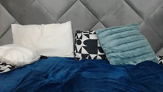 Snapshot of LOYAL_SASHA chatting on 03-03-25, 08:00 LOYAL SASHA online show from 03-03-25, 08:00