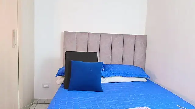 karina lewis  online show from 12-23-24, 02:56