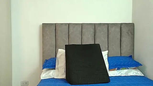 karina lewis  online show from 12-03-25, 04:42