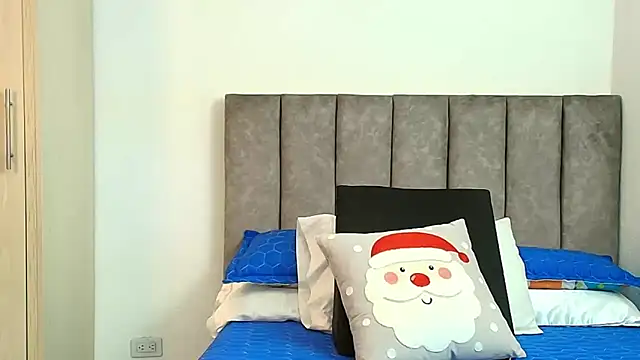 karina lewis  online show from 12-15-25, 04:17