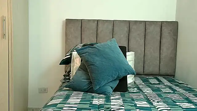 karina lewis  online show from 03-06-26, 03:47