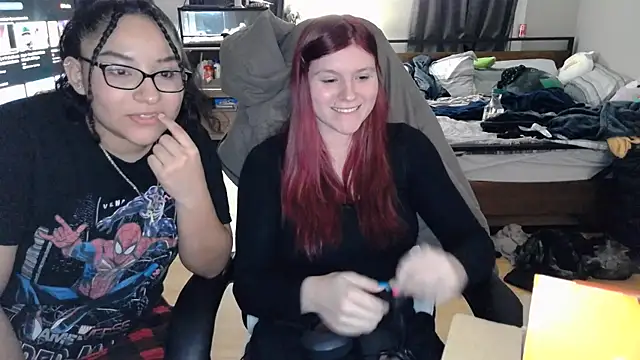 Snapshot of Elliewgfs chatting on 12-08-24, 03:32 Elliewgfs online show from 12-08-24, 03:32