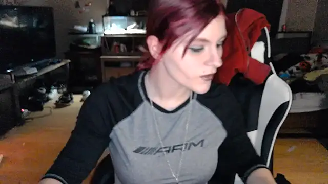 Snapshot of Elliewgfs chatting on 12-12-24, 01:43 Elliewgfs online show from 12-12-24, 01:43