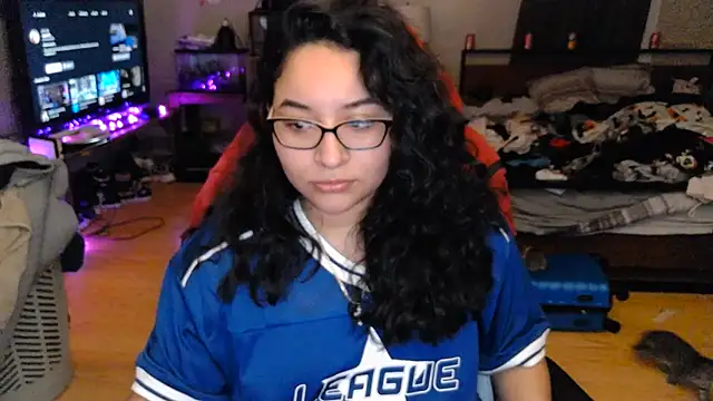 Snapshot of Elliewgfs chatting on 12-22-24, 02:28 Elliewgfs online show from 12-22-24, 02:28