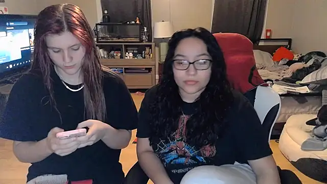 Snapshot of Elliewgfs chatting on 02-06-25, 01:49 Elliewgfs online show from 02-06-25, 01:49