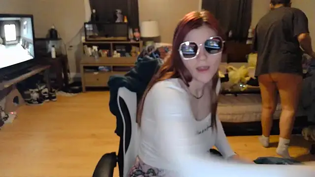 Snapshot of Elliewgfs chatting on 02-08-25, 04:14 Elliewgfs online show from 02-08-25, 04:14