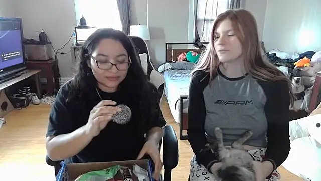 Snapshot of Elliewgfs chatting on 02-28-25, 07:14 Elliewgfs online show from 02-28-25, 07:14