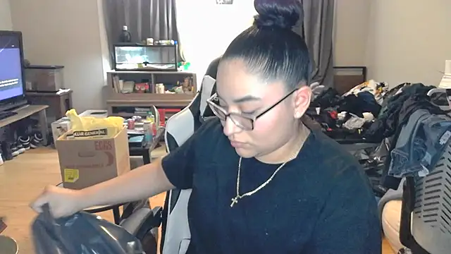 Snapshot of Elliewgfs chatting on 03-13-25, 01:21 Elliewgfs online show from 03-13-25, 01:21