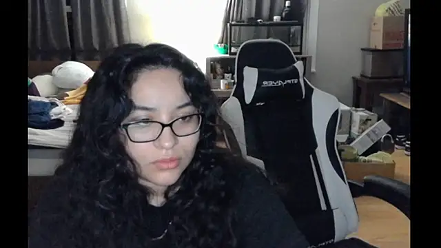 Snapshot of Elliewgfs chatting on 03-18-25, 01:53 Elliewgfs online show from 03-18-25, 01:53