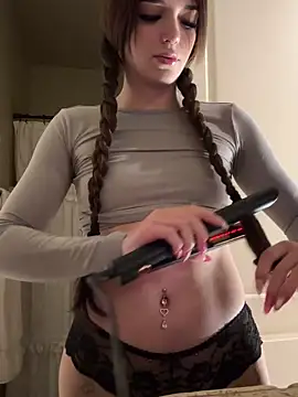 18petitewhitegirl online show from 01-16-25, 11:48