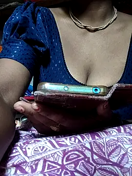 Snapshot of DARK_WINE_ chatting on 09-19-25, 06:37 DARK WINE online show from 09-19-25, 06:37