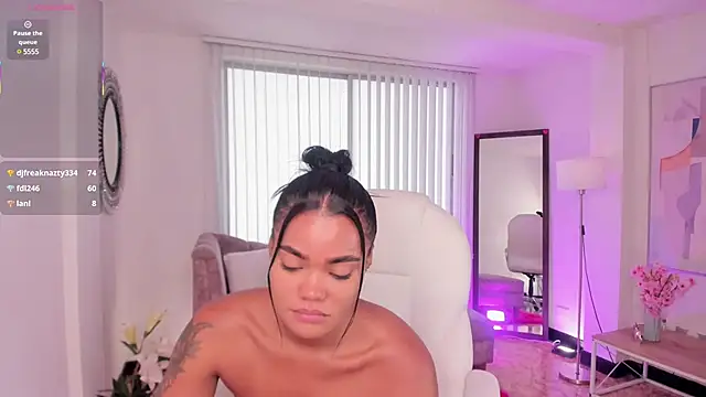 Snapshot of madisson_davon chatting on 03-20-25, 04:42 madisson davon online show from 03-20-25, 04:42