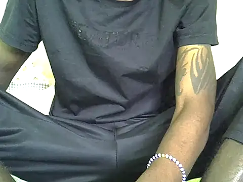 Delicious-D online show from 05-16-26, 06:43