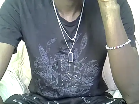 Snapshot of Delicious-D chatting on 06-17-26, 05:10 Delicious-D online show from 06-17-26, 05:10