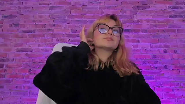 Snapshot of Sweet_Namii chatting on 01-25-25, 08:42 Sweet Namii online show from 01-25-25, 08:42