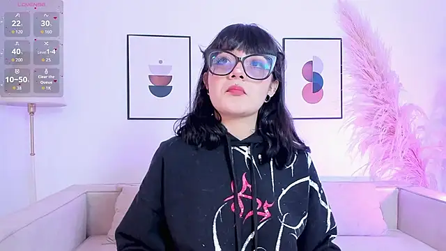 Snapshot of Sweet_Namii chatting on 10-14-25, 07:47 Sweet Namii online show from 10-14-25, 07:47