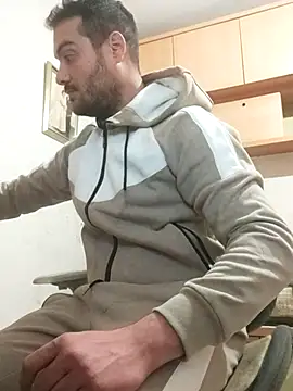 skrigul12 online show from 02-09-26, 02:04