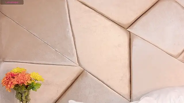 Camille Torres online show from 10-03-25, 02:14