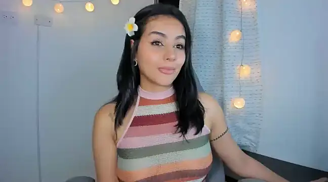 julia strauns online show from 12-21-24, 06:09