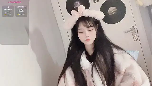 Qedgjwyz1 online show from 02-24-25, 12:30