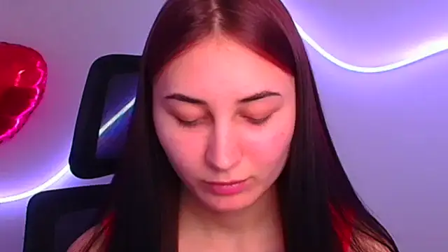 Jennifer Blum online show from 02-25-25, 06:20