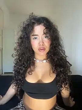 Snapshot of Marie_Rose chatting on 10-05-25, 07:12 Marie Rose online show from 10-05-25, 07:12